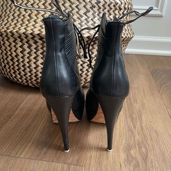 L.A.M.B. Gwen Stefani Hoku Stiletto Bootie Lace Up Black Leather 6 - Picture 4 of 9